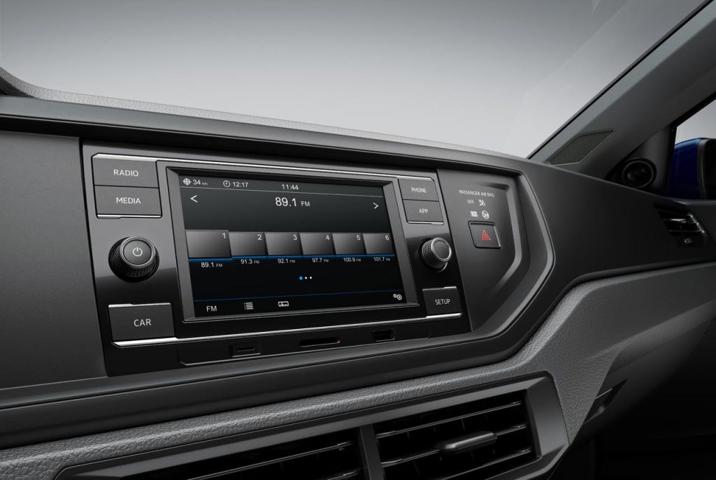 VW-Polo-2018-AR-radio - Mega Autos