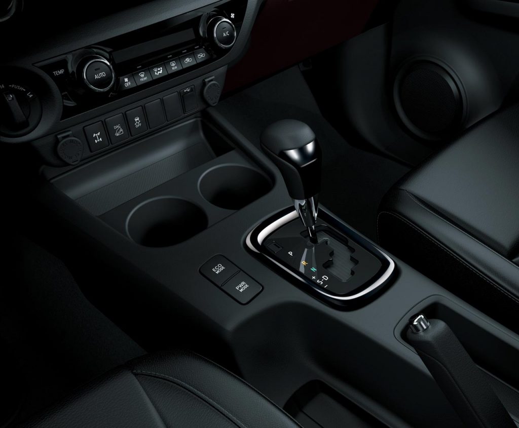 Interior Toyota Hilux 2019