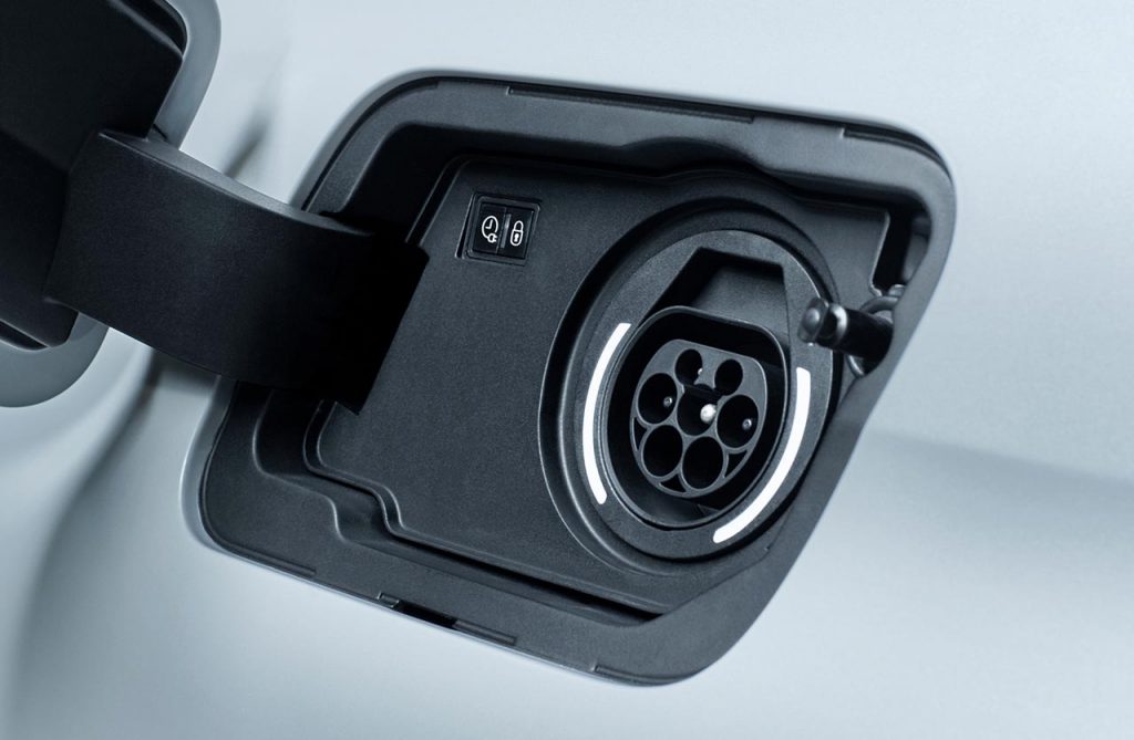 Carga Peugeot 3008 Hybrid4