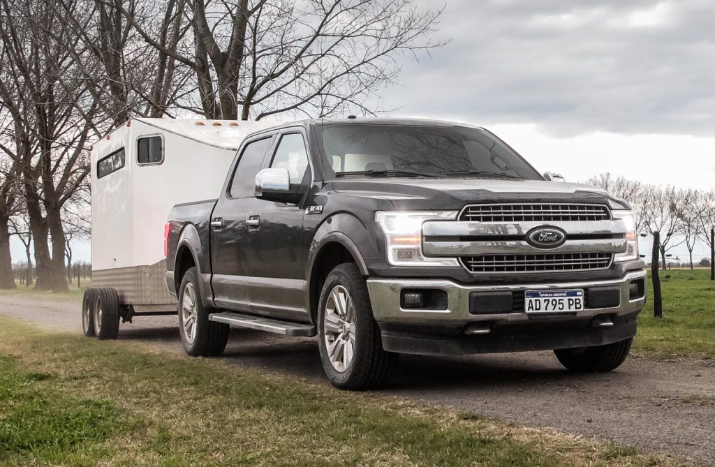 Ford F-150 Lariat Luxury V8