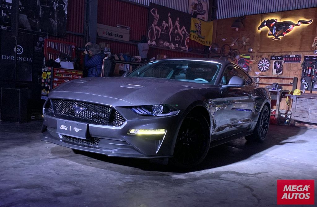 Ford Mustang V8