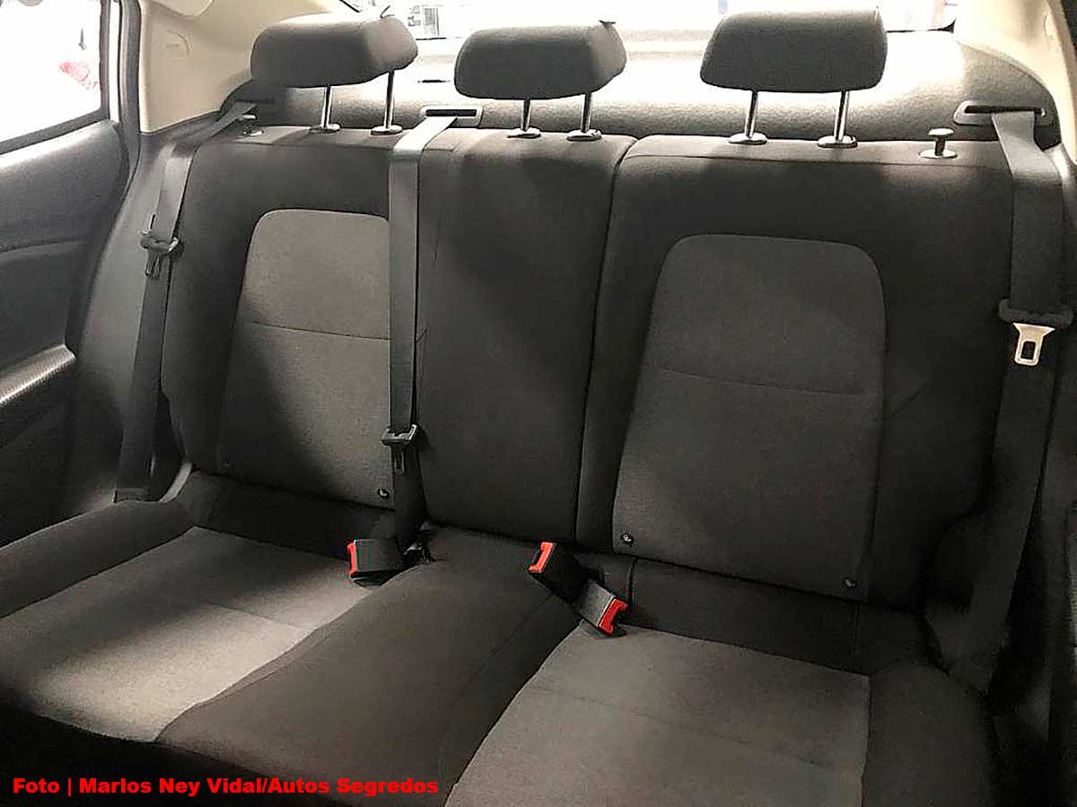 Interior Chevrolet Onix Plus base