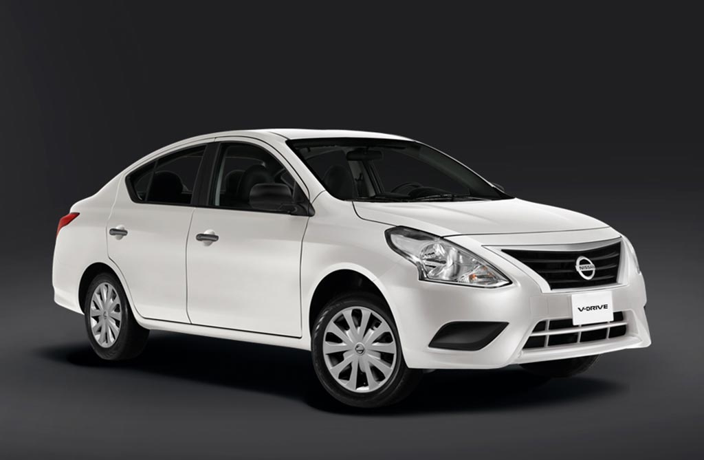 Nissan: sale Versa, entra V-Drive