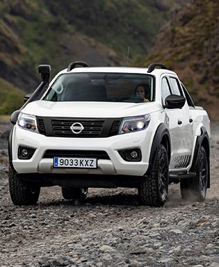 Nissan Frontier Navara Off-Roader AT32