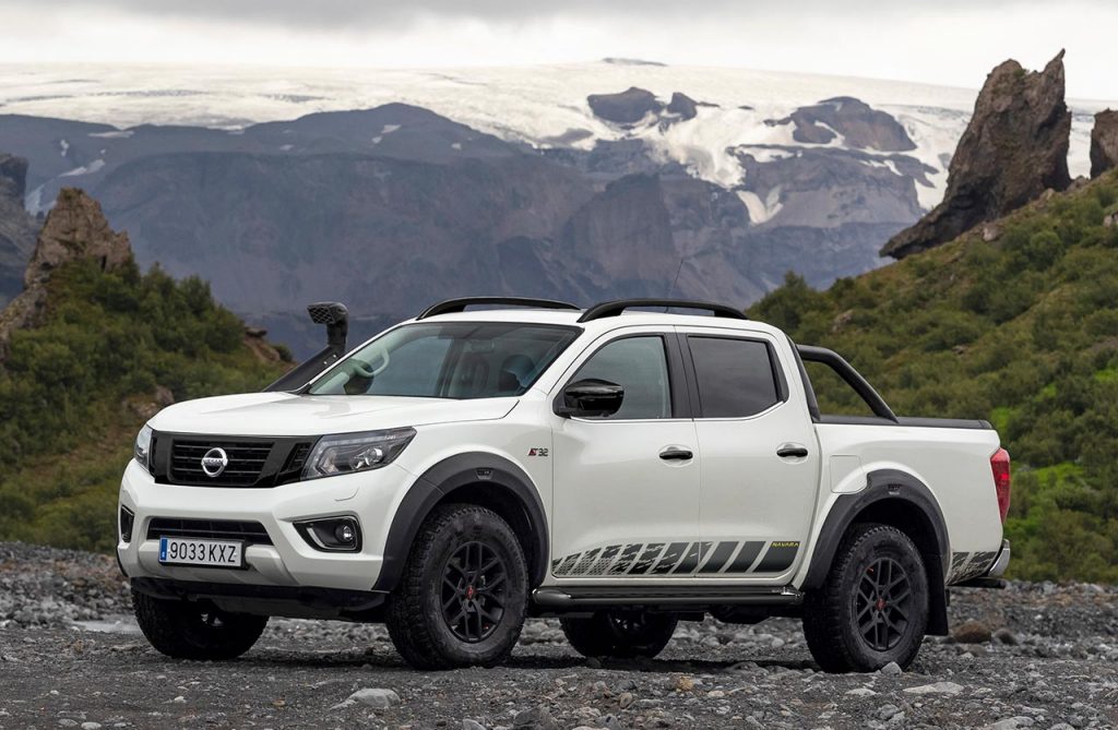 Nissan Frontier Navara Off-Roader AT32