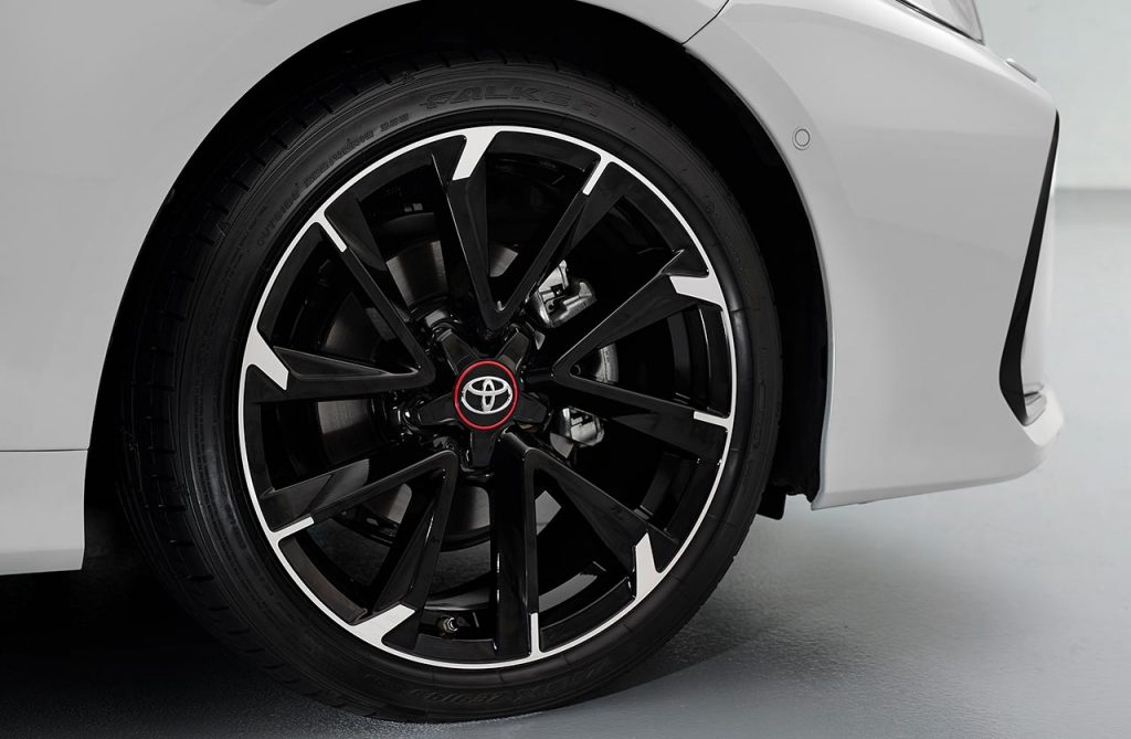 Llantas Toyota Corolla GR Sport sedán