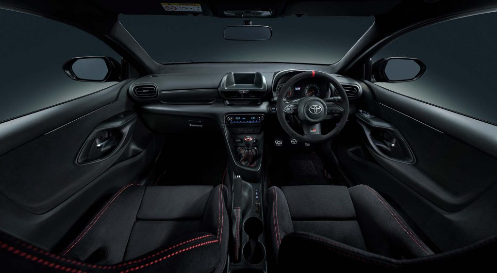 Interior Toyota GRMN Yaris