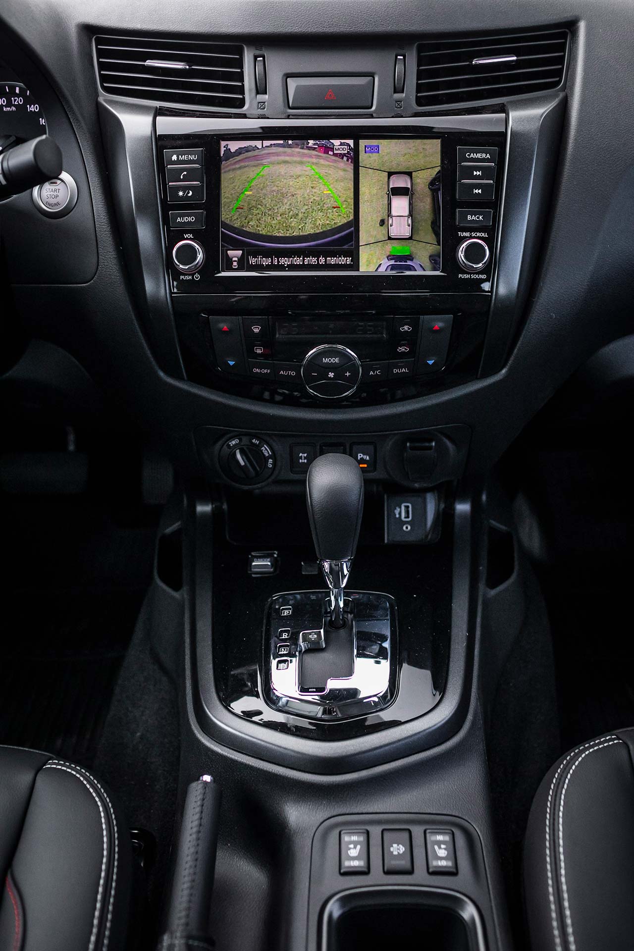 Interior Nueva Nissan Frontier 2023