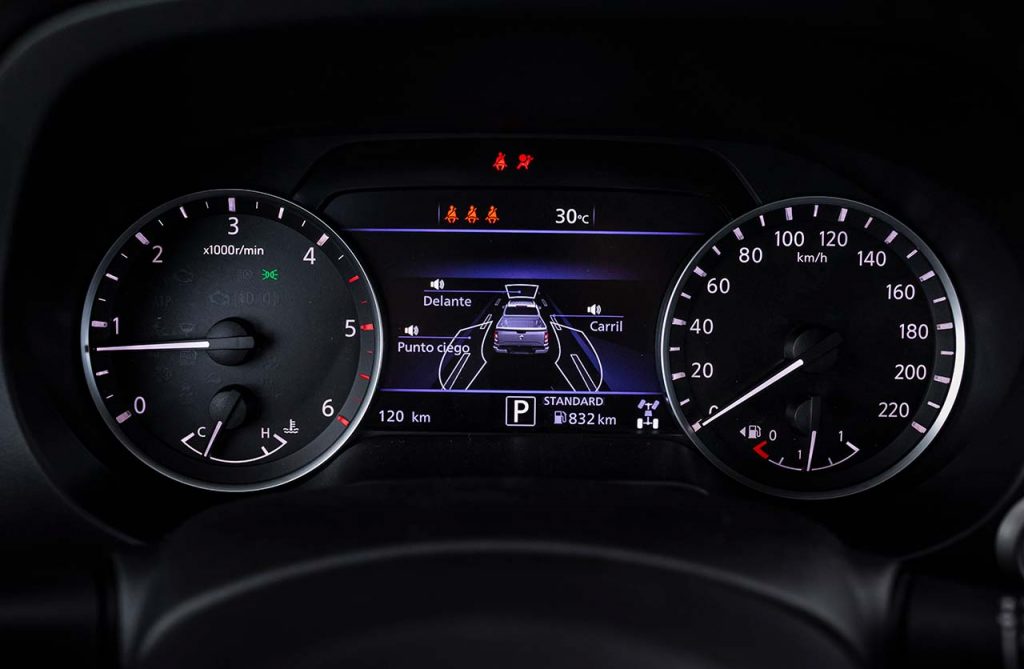 Interior Nueva Nissan Frontier 2023