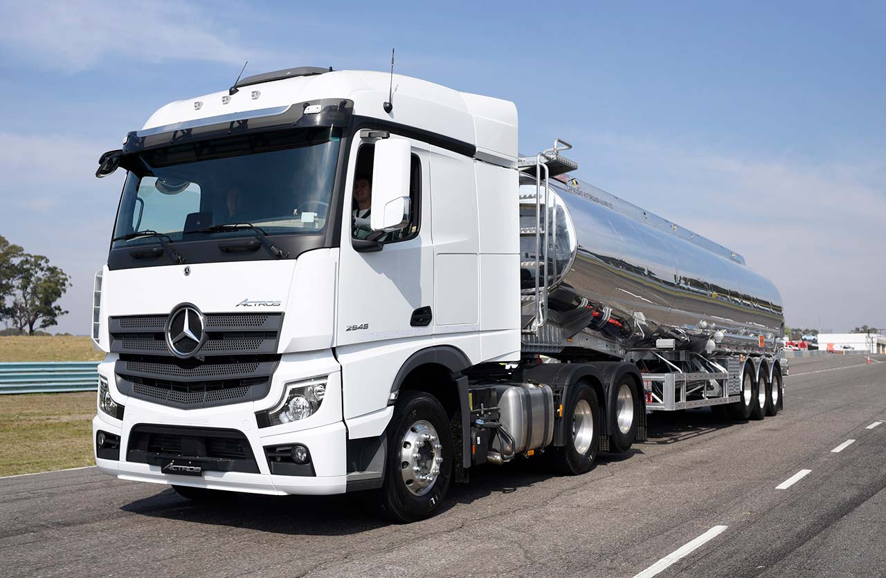 Mercedes-Benz Camiones y Buses lanzó el Actros 2545