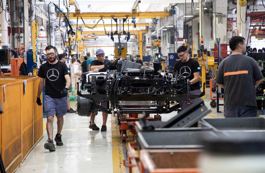 Mercedes-Benz Camiones y Buses