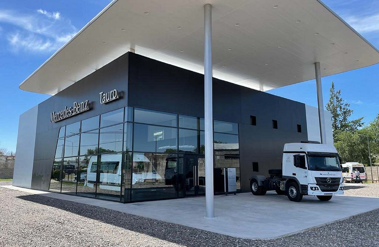 Tauro Automotores, el concesionario de Mercedes-Benz Camiones y Buses, inaugura sus nuevas instalaciones en Santa Rosa