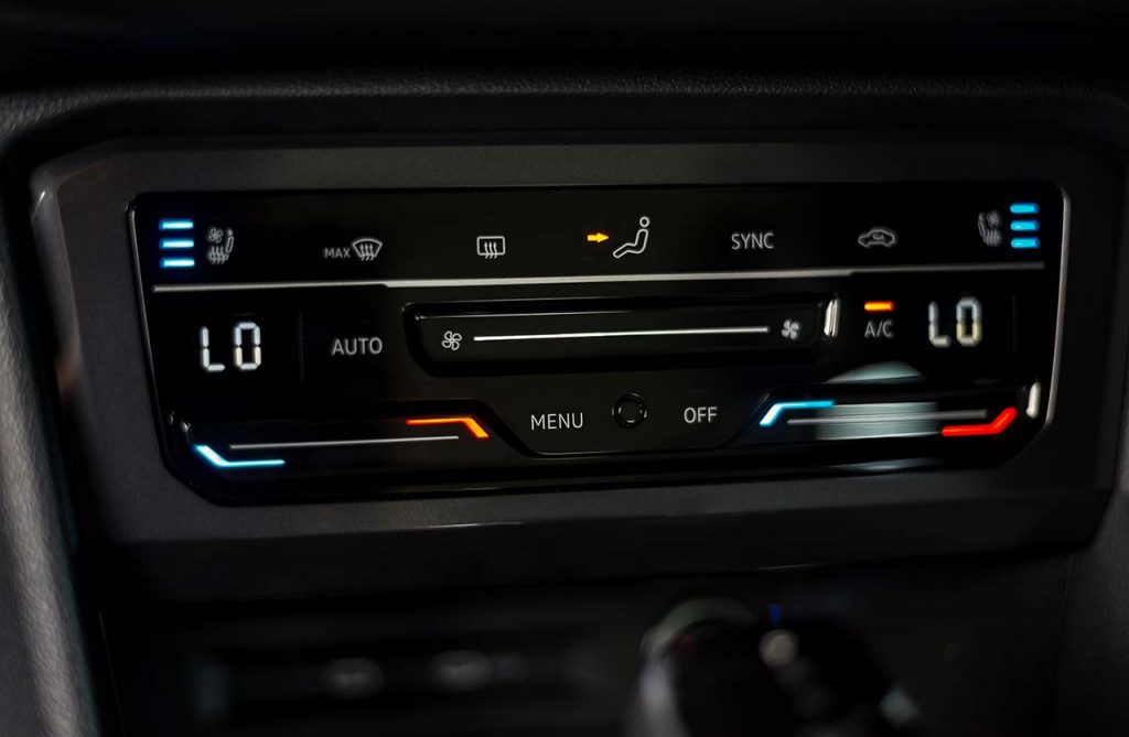 Interior Volkswagen Tiguan Allspace 2023