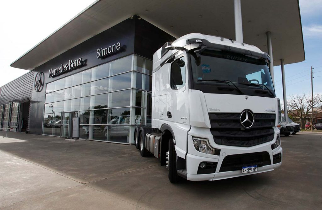 Simone concesionario oficial de Mercedes-Benz Camiones y Buses