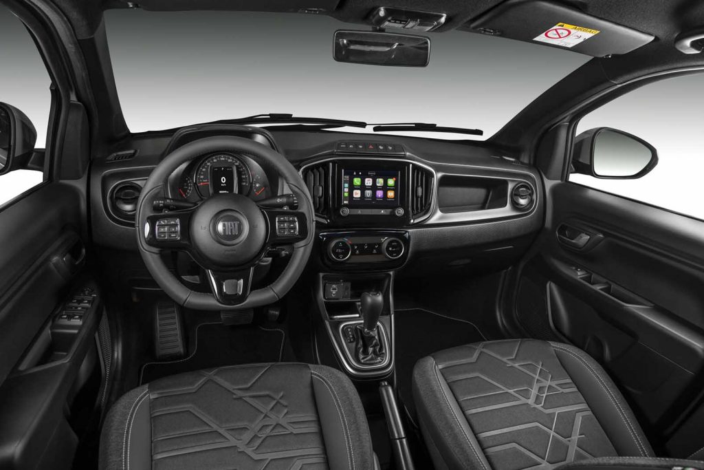 Interior Fiat Strada Volcano 2023