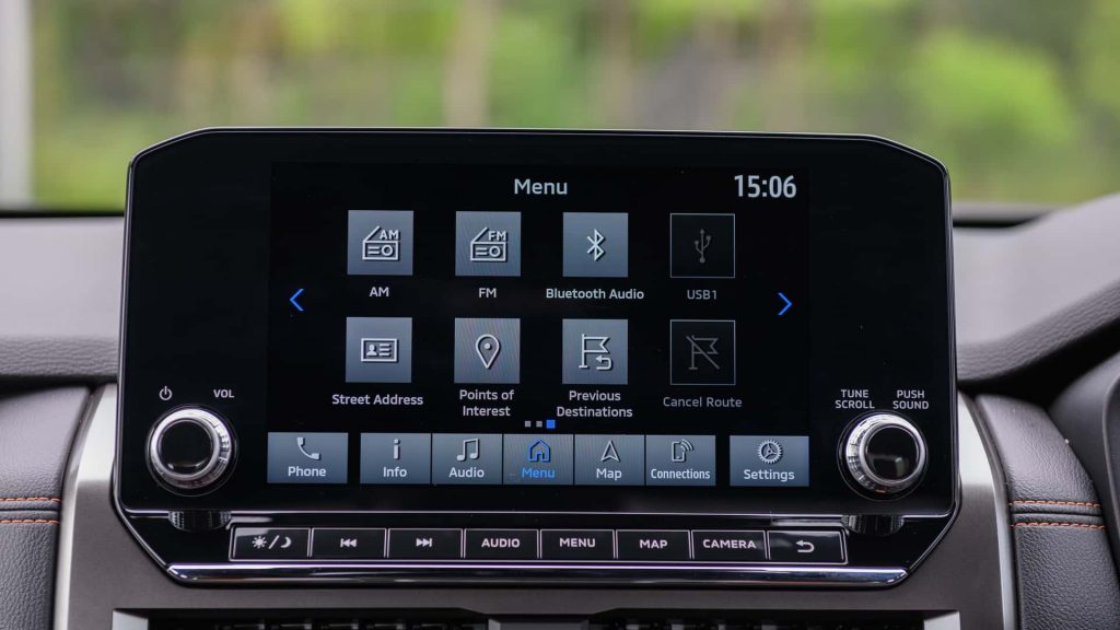Interior Mitsubishi L200 2024
