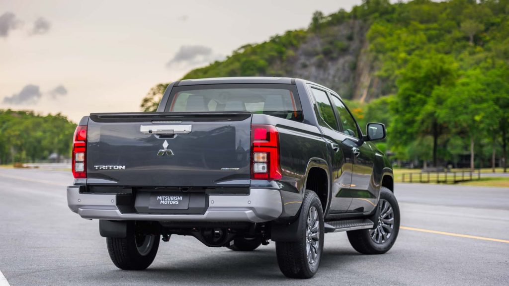 MitsubishiL200202420 Mega Autos