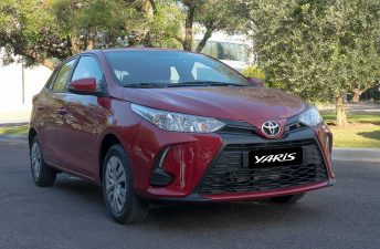 Toyota lanza un Yaris automático y accesible
