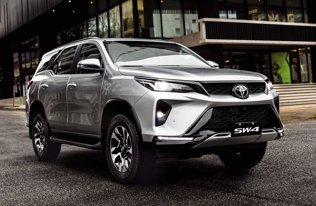 Toyota lanzó la renovada SW4 SRX