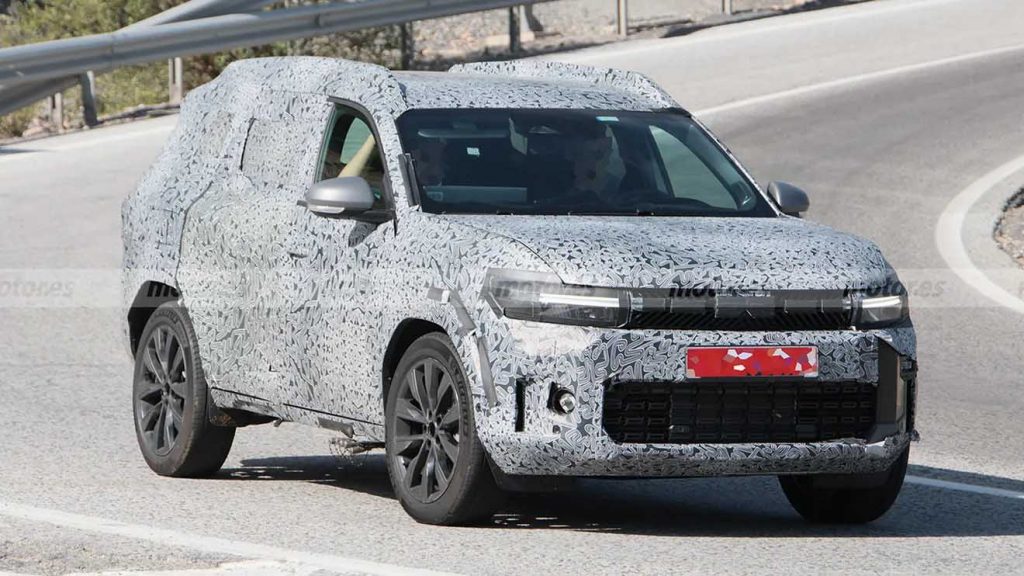 Dacia Bigster foto espía