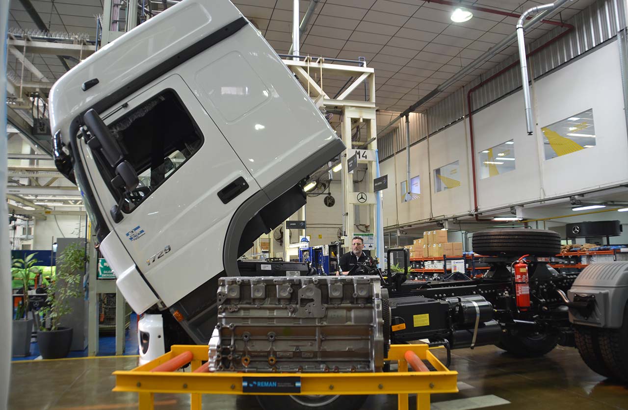 Mercedes-Benz Camiones y Buses celebra las 8000 piezas REMAN entregadas