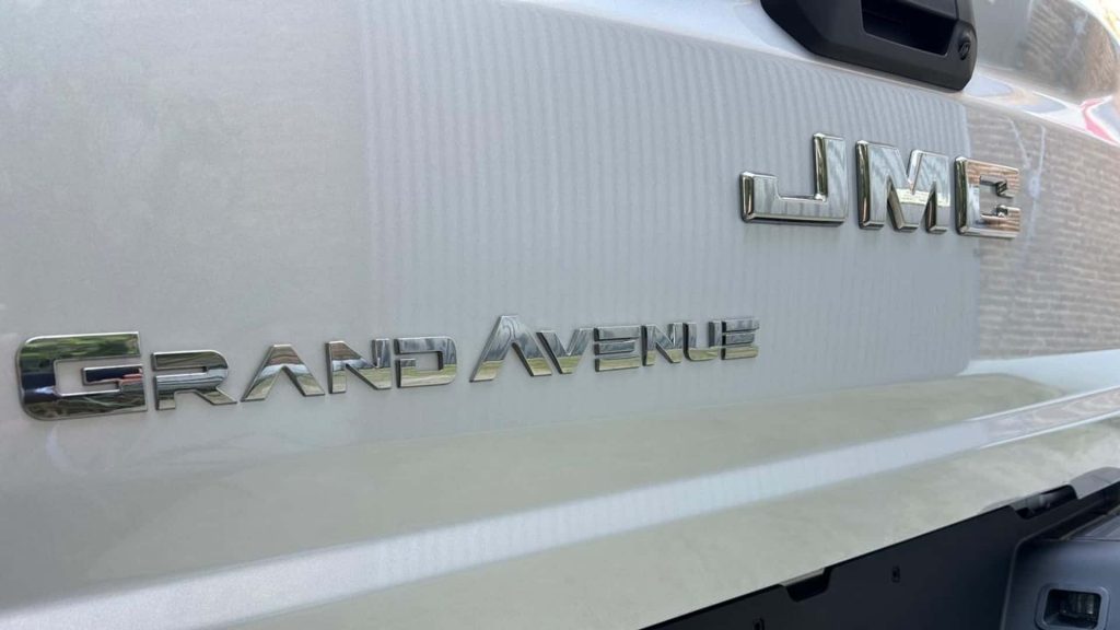 JMC Grand Avenue - Ralitor