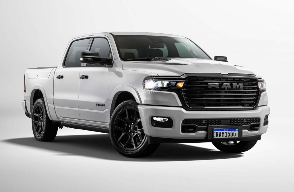 Nueva RAM 1500 Laramie Night Edition