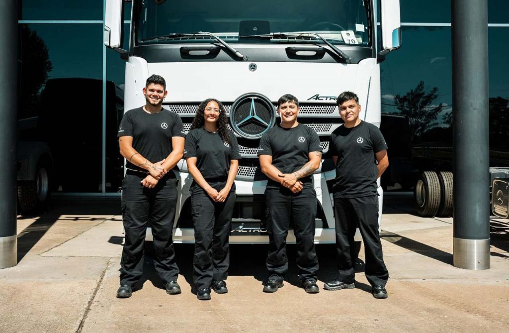Graduados-del-concesionario-Truckstore