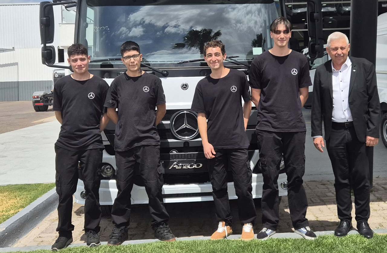 Mercedes-Benz Camiones y Buses celebra la graduación de la segunda edición de “TruckCionar Futuro”