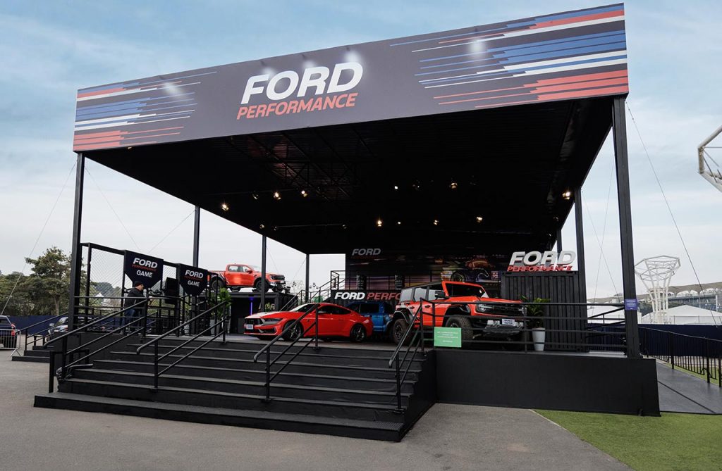 Ford Mustang Dark Horse