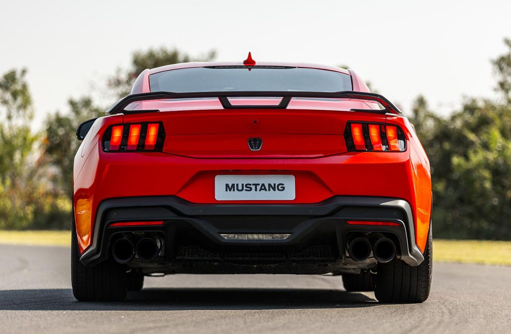 Ford Mustang Dark Horse