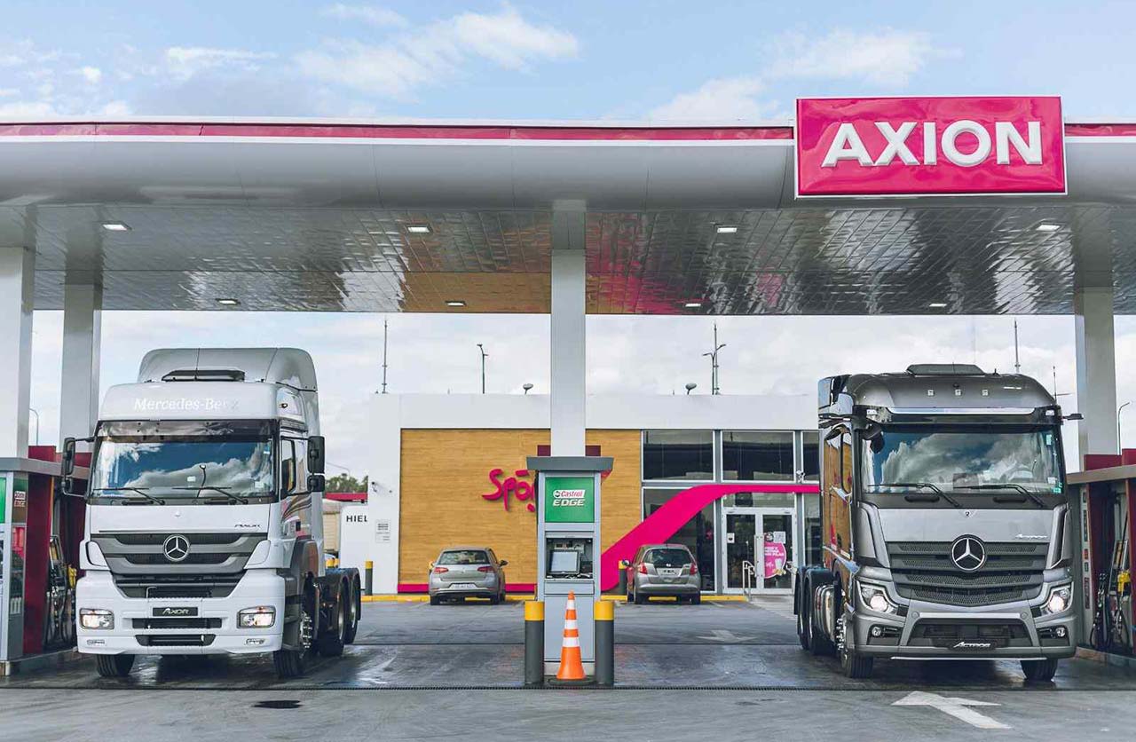 Mercedes-Benz Camiones y Buses y AXION energy celebran juntos el Día del Camionero