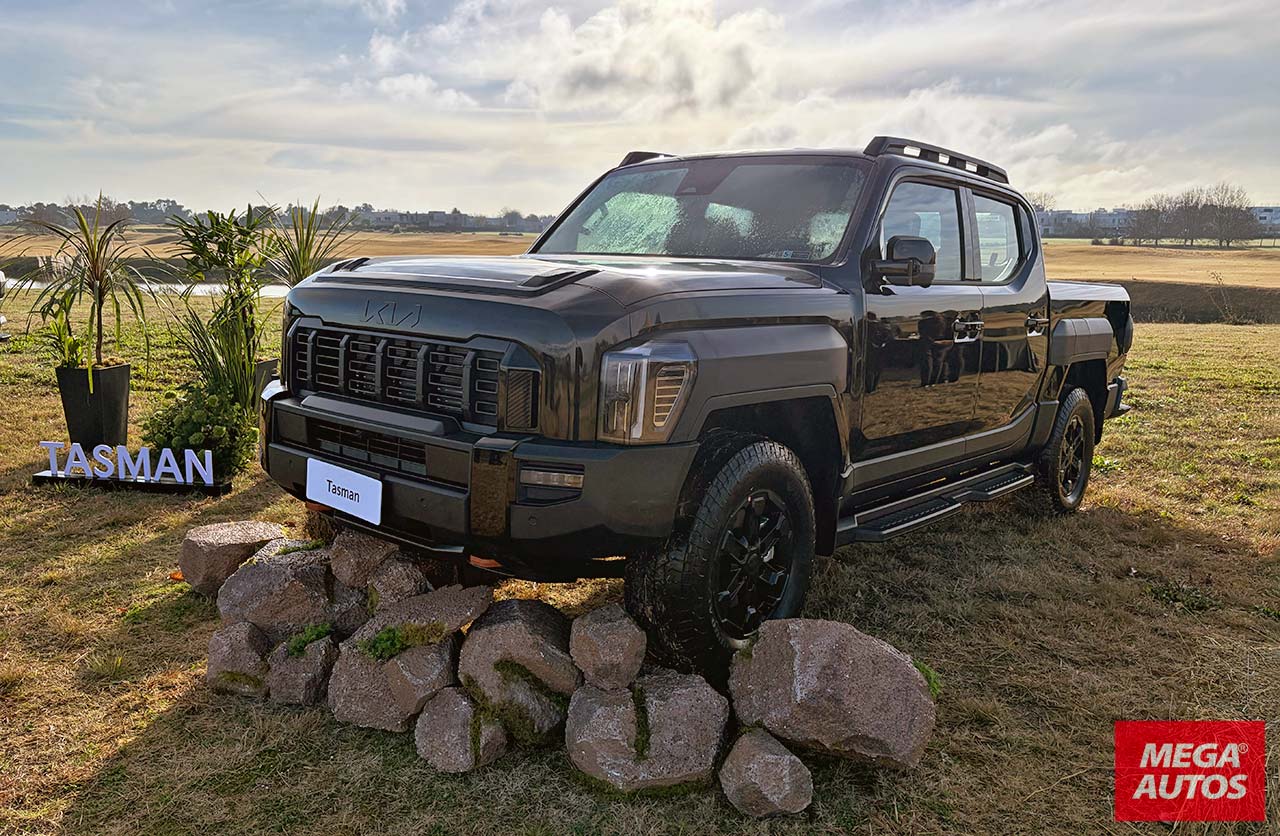 Kia lanzó la Tasman en Argentina