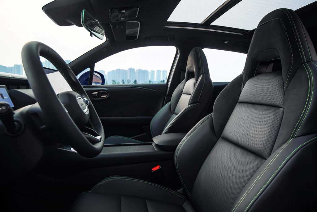 Lynk & Co 06