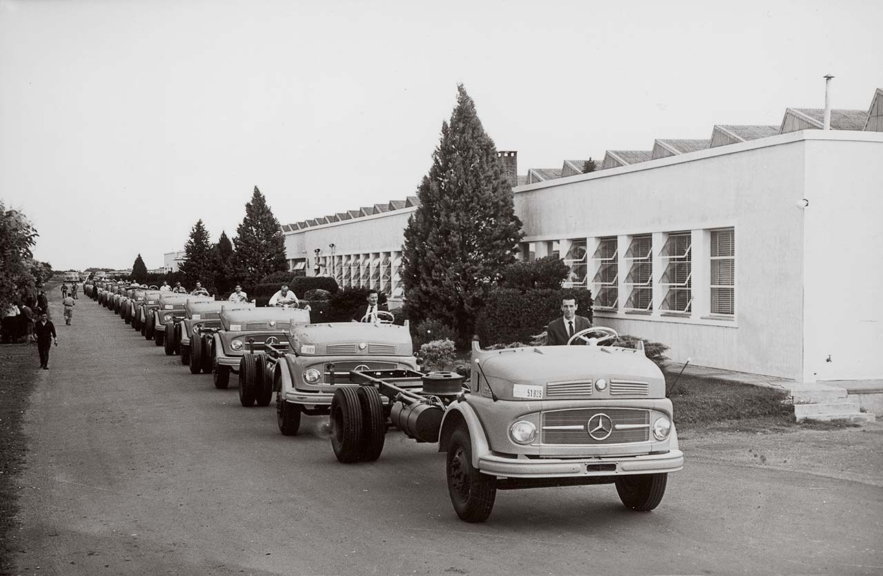 75 años moviendo al país: Mercedes-Benz Camiones y Buses celebra su trayectoria en Argentina y su apuesta a futuro